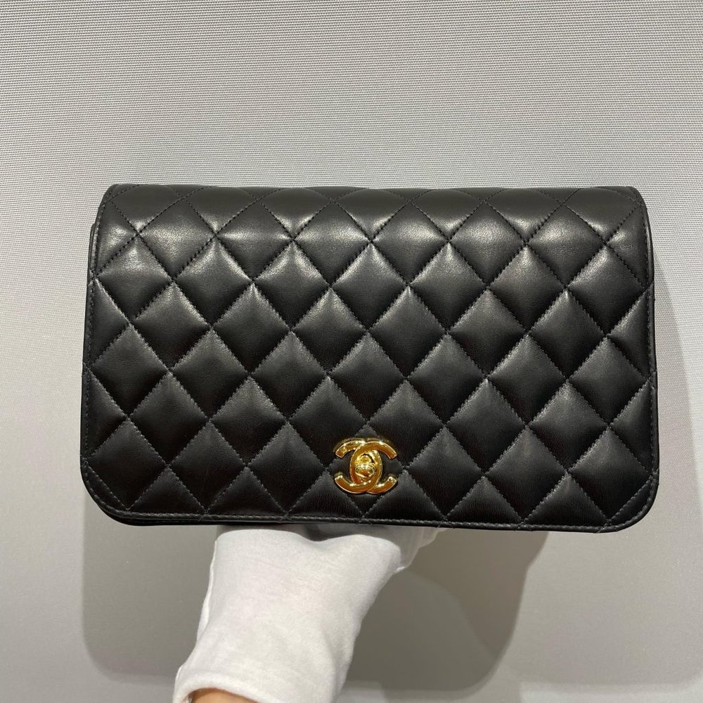 CHANEL Vintage Full Flap WOC Gold Hardware Black Lamp Leather - Picture 3 of 16